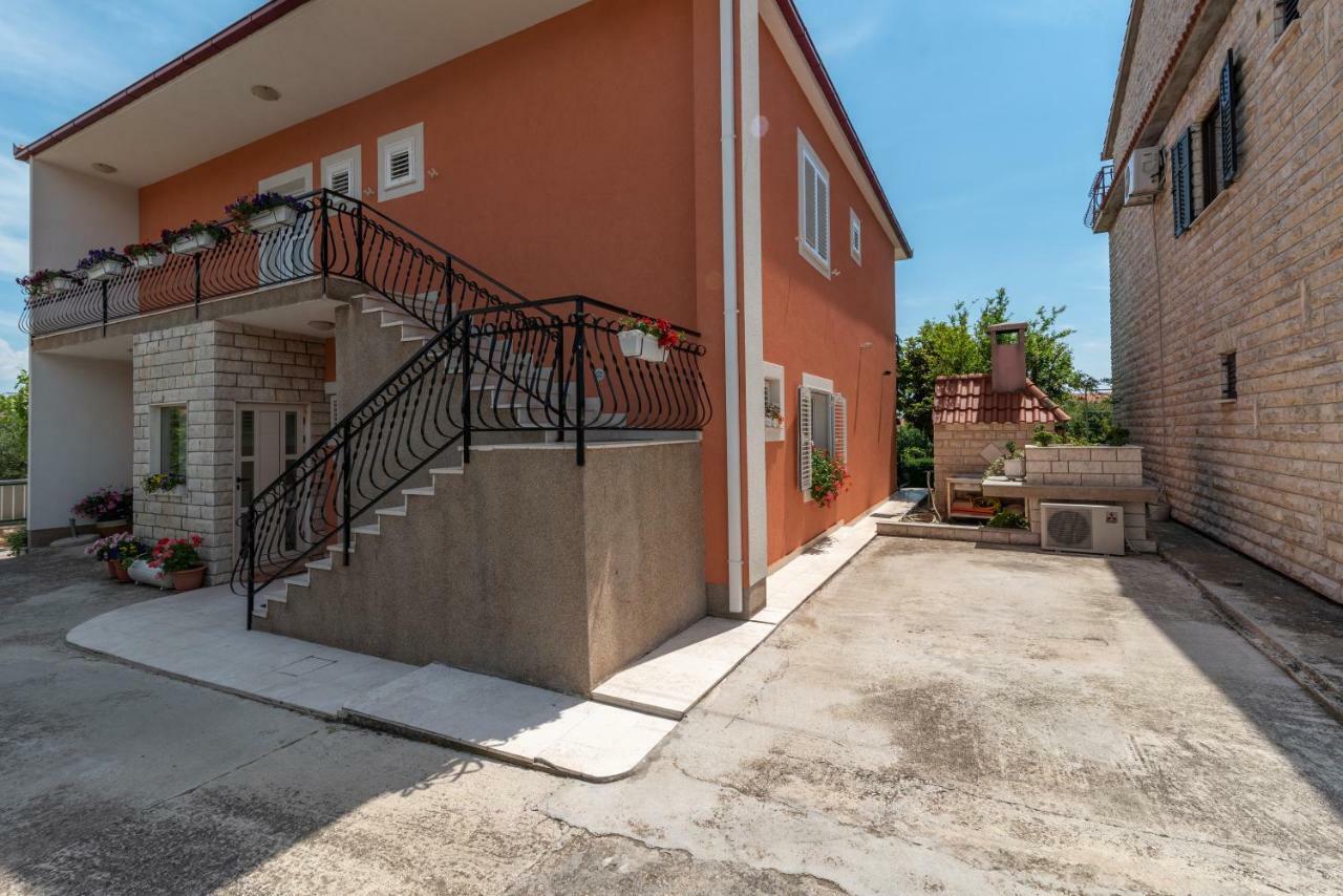 Apartament Marinella *